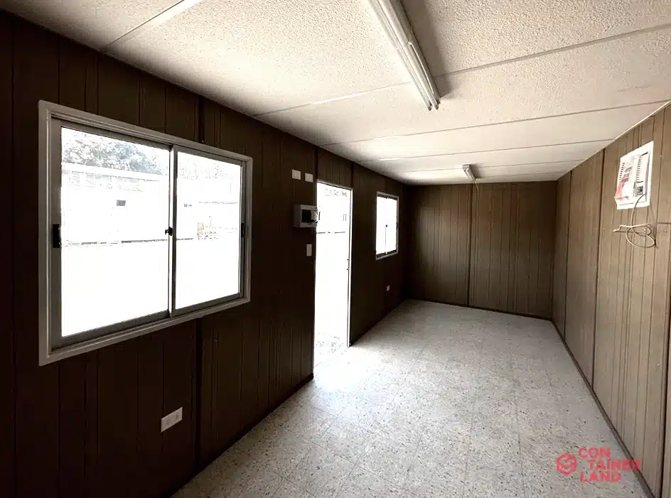 Arriendo Oficina 6 x 2,5 Mts. + Baño — Containerland