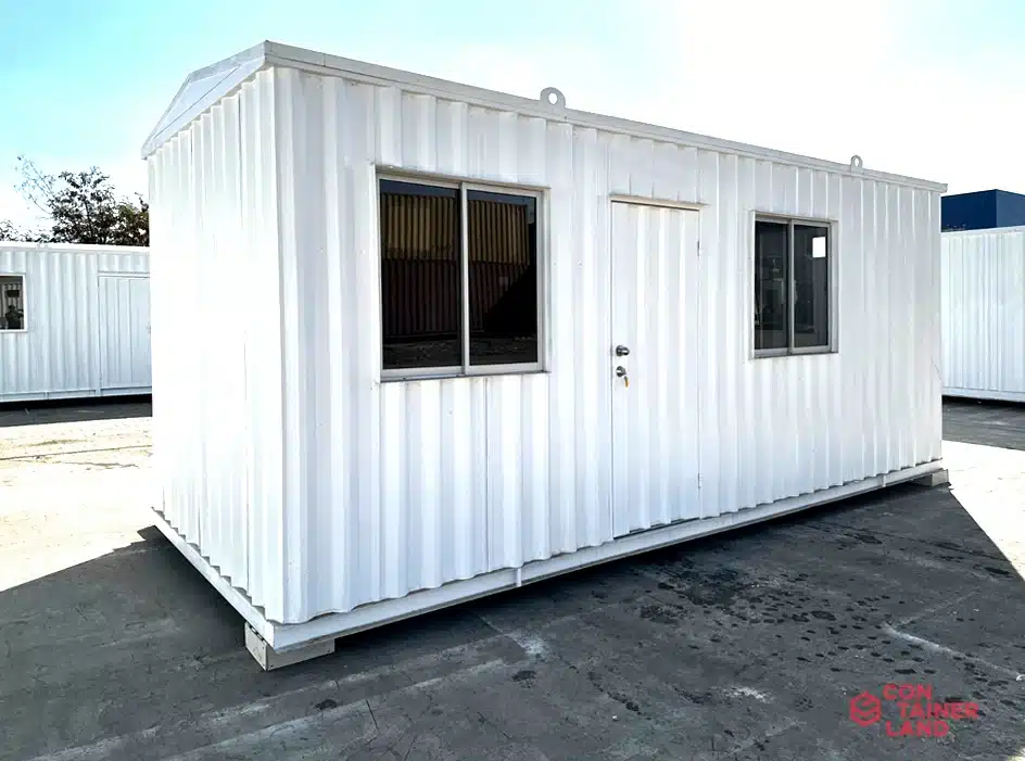 Arriendo Oficina 6 x 2,5 Mts. + Baño — Containerland